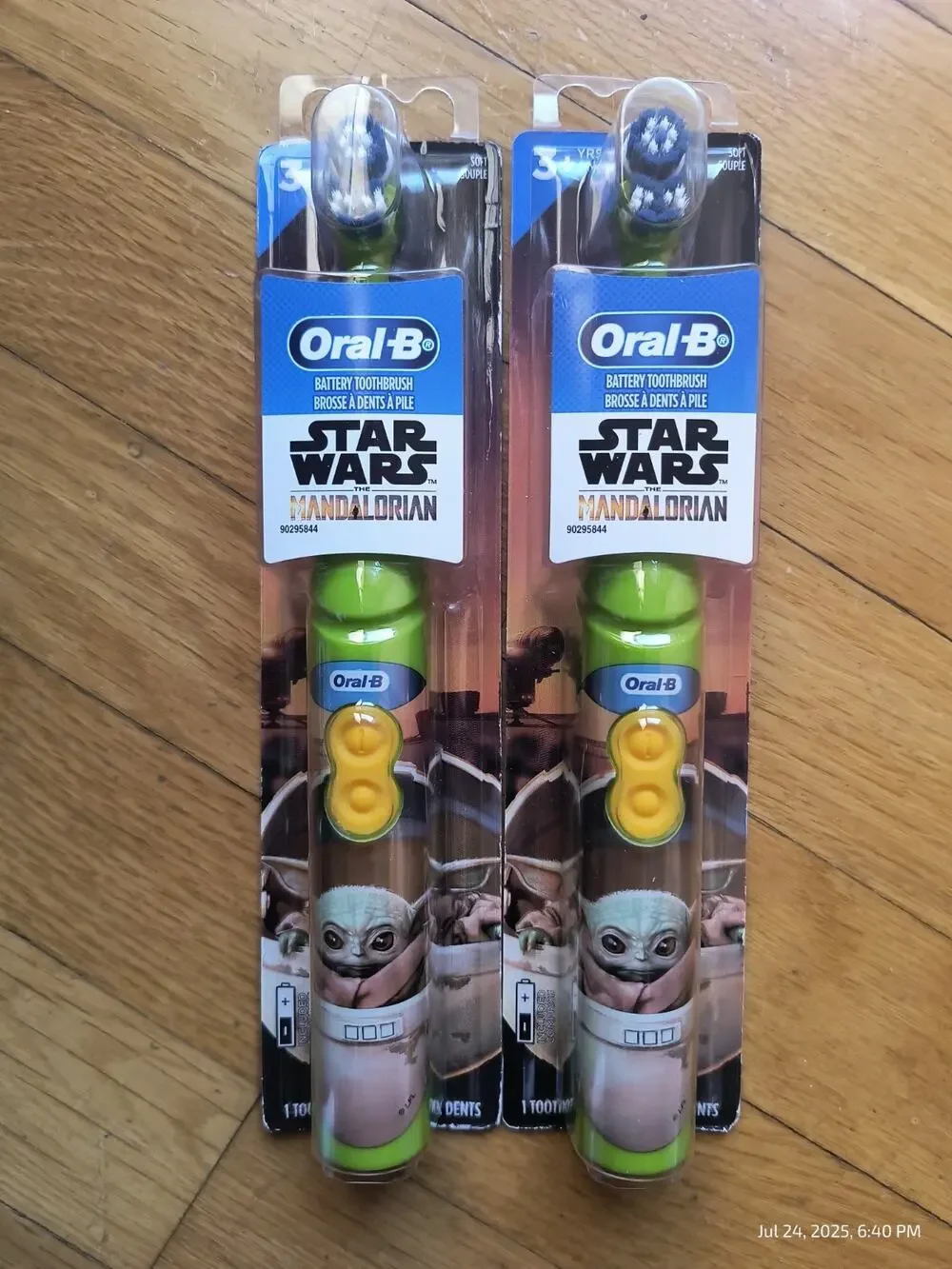 2 Kids Star Wars Oral-B Electric Toothbrush The Mandalorian Baby Yoda Grogu New